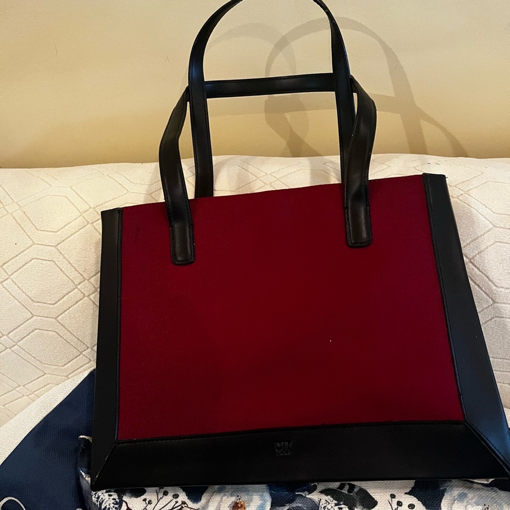 Beautiful vintage tote/satchel